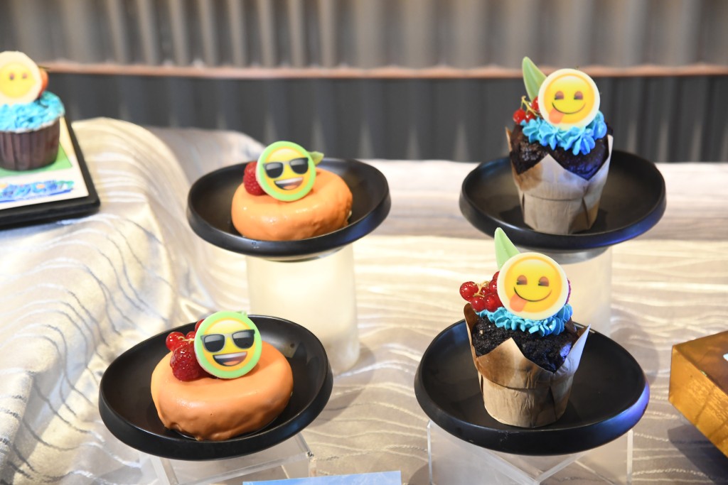 主题美食同样配合emoji主题。